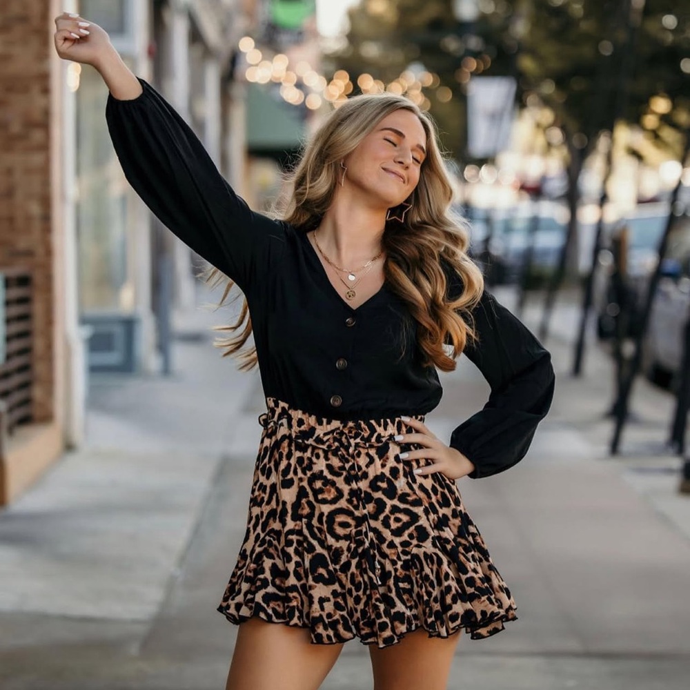 Main Strip Cheetah Print Skirt Romper size Large